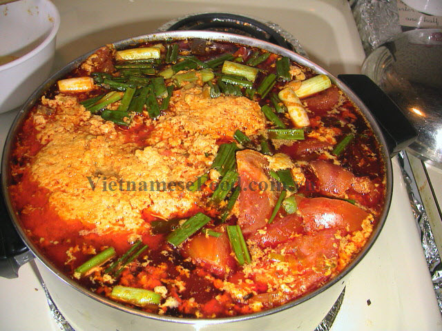 ezvietnamesecuisine.com/paddy-crab-paste-vermicelli-soup-recipe-bun-rieu-cua