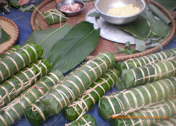 rice-cake-with-pork-belly-and-mung-bean-recipe-banh-tet