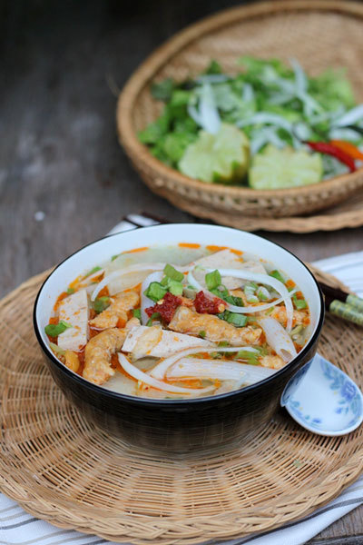 Rice Pasta Soup with Pork Stick Recipe (Súp Nui Gạo và Chả)