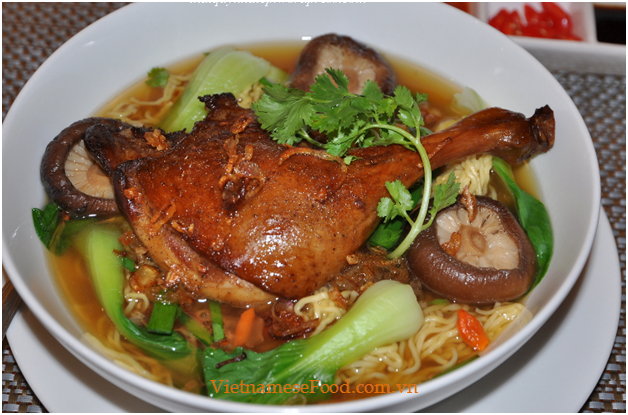 Roasted Duck with Egg Noodle Soup Recipe (Mì Vịt Tiềm).