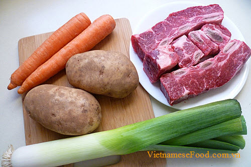 beef-meat-soup-with-vegetables-recipe-sup-bo