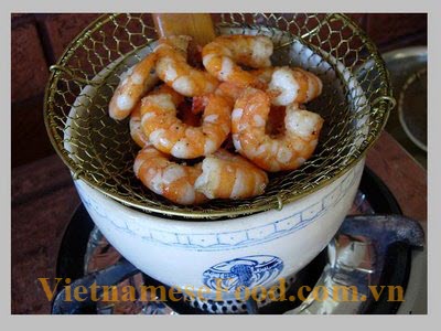 ezvietnamesecuisine.com/deep-fried-seafood-pork-and-beef-with-noodle-recipe-hu-tieu-xao