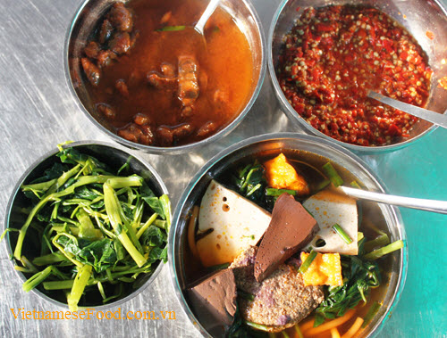 shrimp-and-pork-vermicelli-soup-with-ong-choy-recipe-canh-bun