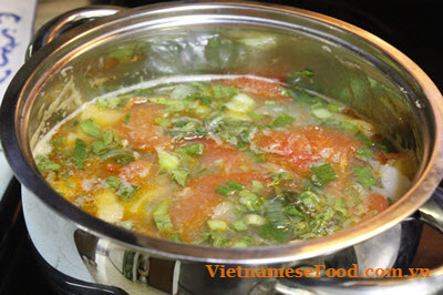 sour-bamboo-shoot-with-crab-meat-recipe-canh-ghe-nau-mang-chua