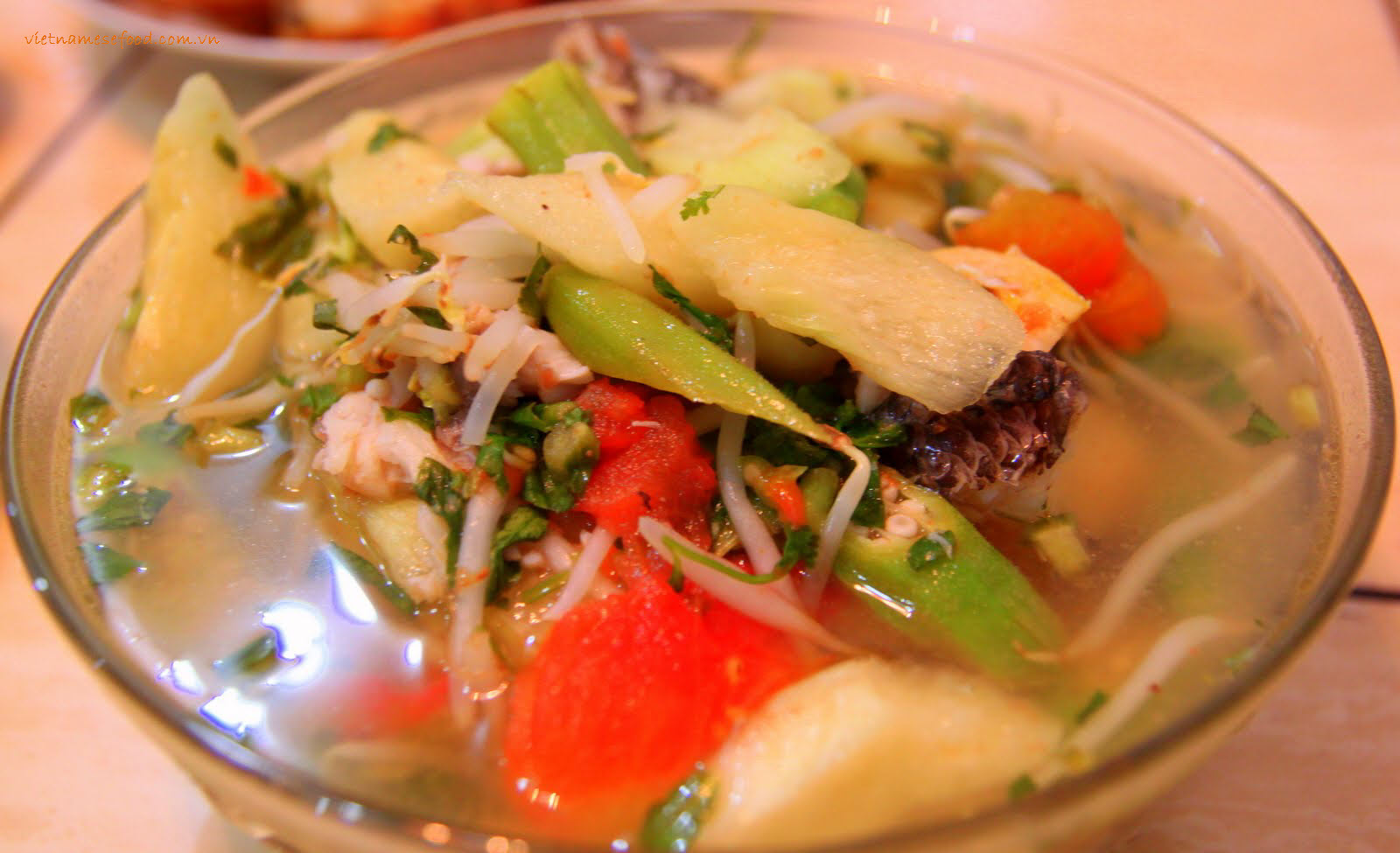 sour-soup-with-snakehead-fish-recipe-canh-chua-ca-loc