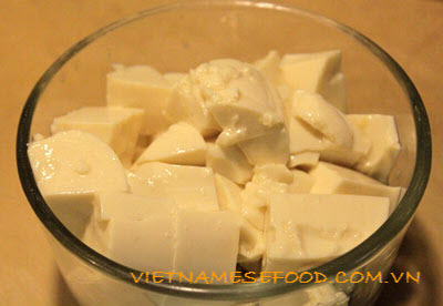 stewed-fresh-tofu-with-white-radish-recipe-dau-phu-non-om-cu-cai-trang