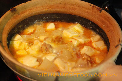 stewed-fresh-tofu-with-white-radish-recipe-dau-phu-non-om-cu-cai-trang