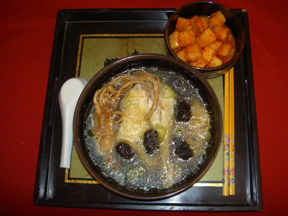 stewed-sweet-herbal-chicken-soup-ga-ham-thuoc-bac