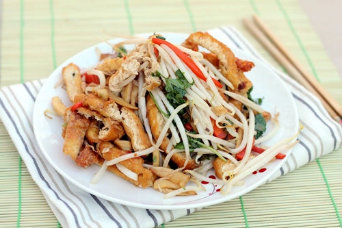 Stir fried Bean Sprout with Tofu Recipe (Đậu Hũ Xào Giá)