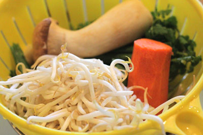 Stir fried Bean Sprout with Tofu Recipe (Đậu Hũ Xào Giá)