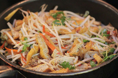 Stir fried Bean Sprout with Tofu Recipe (Đậu Hũ Xào Giá)