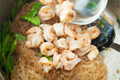 Stir-fried Clear Cassava Noodle with Shrimps (Miến Xào Tôm)