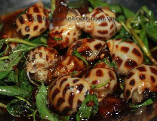 ezvietnamesecuisine.com/vietnamese-street-food-sweet-snails