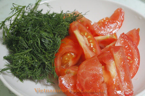 beef-meat-soup-with-tomato-canh-thit-bo-ca-chua