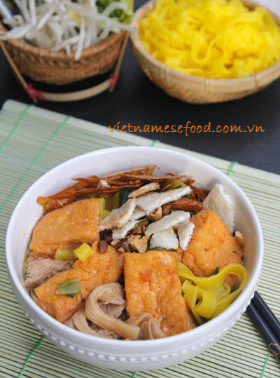 Vegetarian Quảng Noodle Soup Recipe (Mì Quảng Chay)