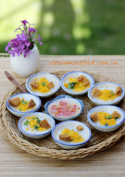 Vegetarian Steamed Rice Cakes in Small Bowls Recipe (Bánh Bèo Chén Chay ...