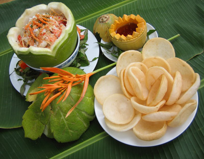 ezvietnamesecuisine.com/vietnamese-grapefruit-salad-with-shrimp-and-pork-recipe