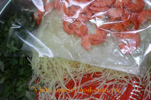 ezvietnamesecuisine.com/green-papaya-salad-with-shrimp-and-pork-recipe