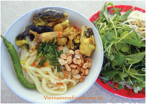 Vietnamese Quảng Noodles with Frog Meat Recipe (Mì Quảng Thịt Ếch)