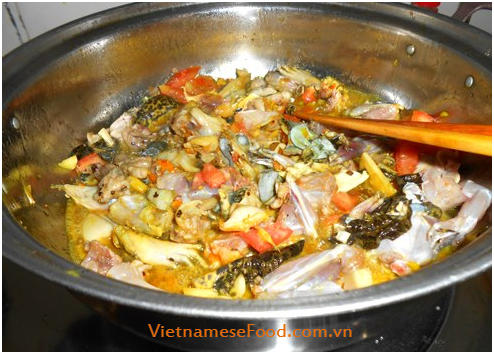 Vietnamese Quảng Noodles with Frog Meat Recipe (Mì Quảng Thịt Ếch)