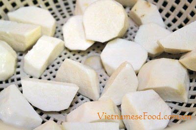 Vietnamese Taro Soup with Peanut and Tofu (Canh Khoai Sọ Nấu Lạc và Đậu Phụ)