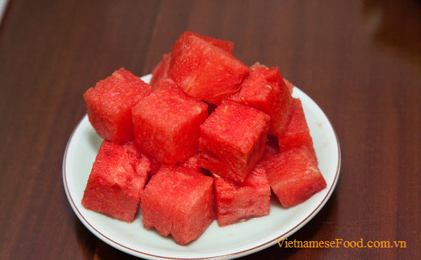 watermelon-and-tomato-skewers-recipe-xien-dua-hau-ca-chua